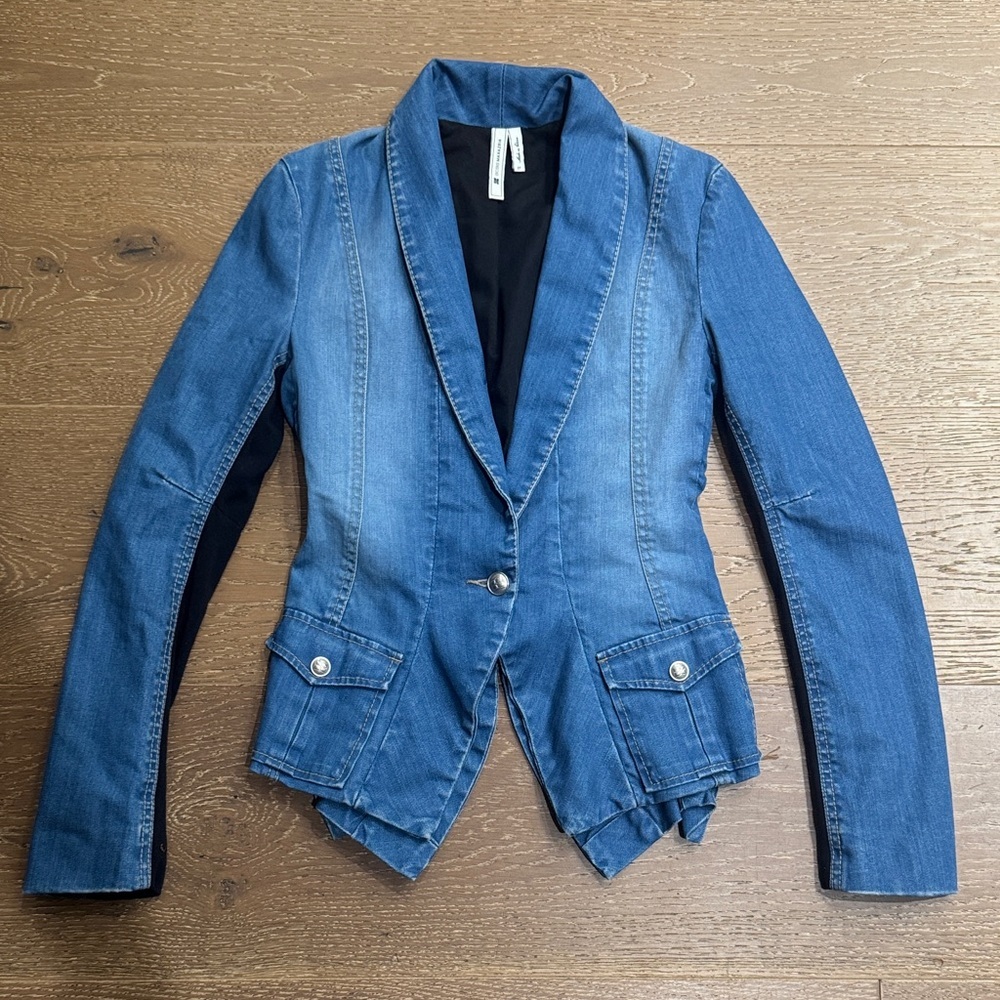 BCBG Max Azria Denim Blazer Tail Hem Structured Jacket XS/S Edgy Designer - Picture 2 of 7